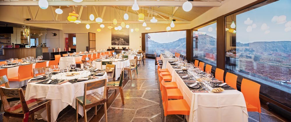 Restaurant Teleférico del Teide, bij het dalstation van de kabelbaan, diner optioneel met het groepsbezoek Restaurant Teleférico del Teide, bij het dalstation van de kabelbaan, diner optioneel met het groepsbezoek