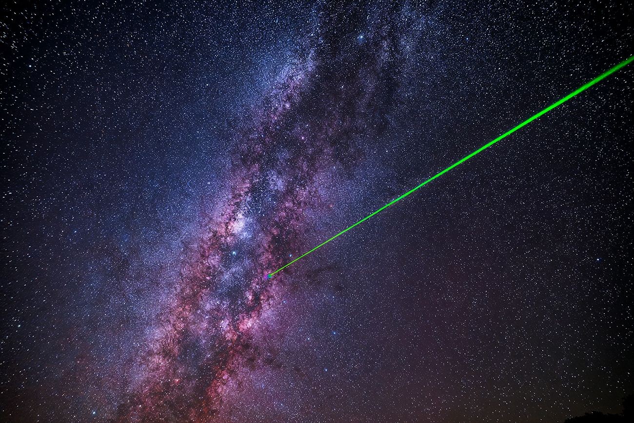 Sternenbeobachtung mit Starlight-Guide während eines Ausflugs auf den Teide bei Nacht