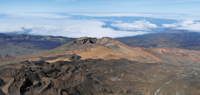 Een spectaculair uitzicht op het Teide National Park en Pico Viejo na het nemen van de kabelbaan en het pad