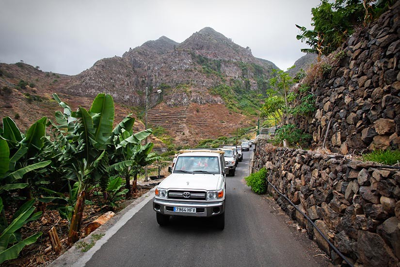 Jeep voyageant sur une route à La Gomera en privé Jeep voyageant sur une route à La Gomera en privé